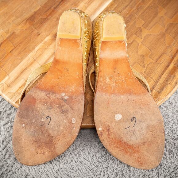 MYSTIQUE Gold Embellished Platform Thong Sandals Size 10 - Picture 6 of 7